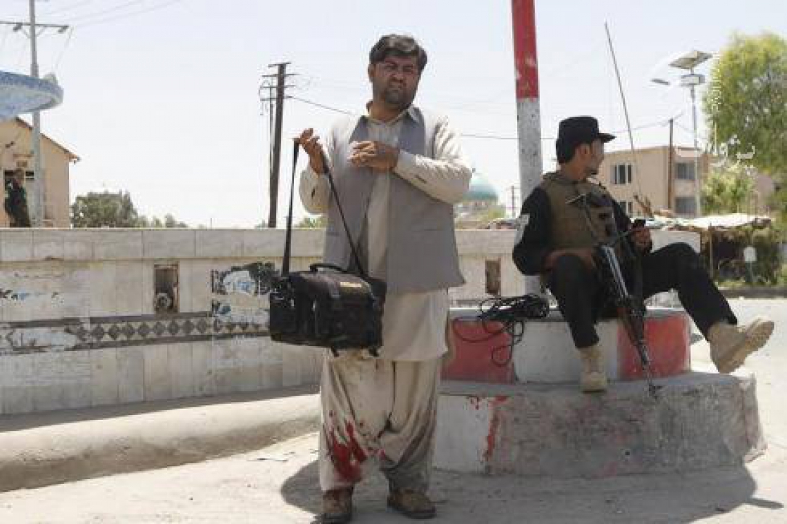 د کندهار ځانمرګو بريدونو کې د يو خبريال او انځور اخېستونکي ټپي کېدل